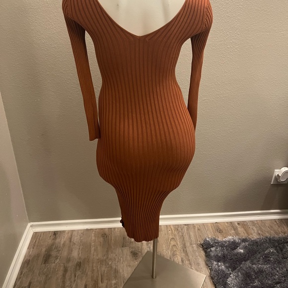 Dress - Picture 2 of 2